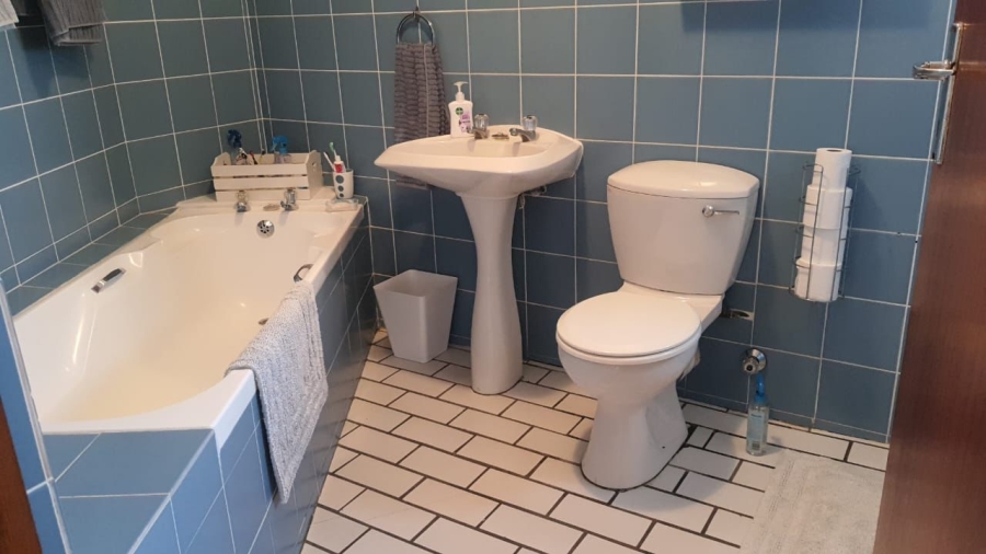 2 Bedroom Property for Sale in Bayview Western Cape